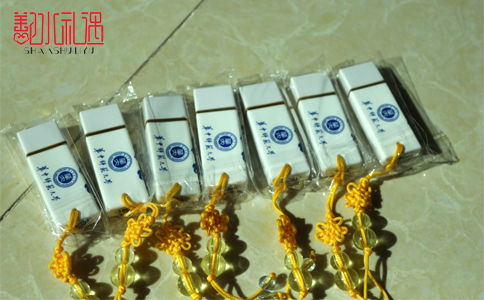畅销高校纪念品，选择鄯水礼遇