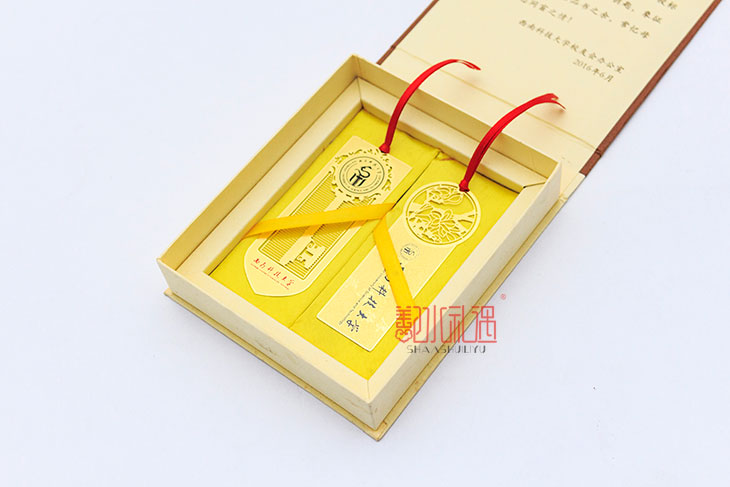校庆纪念品定制厂家选鄯水礼遇