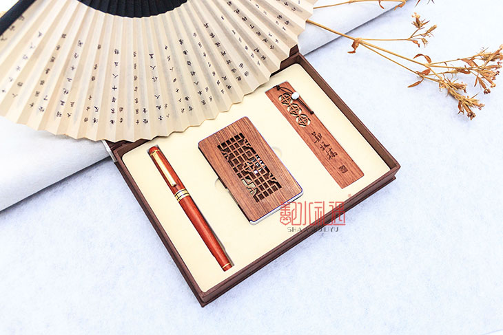 商务纪念品选红木纪念品定制