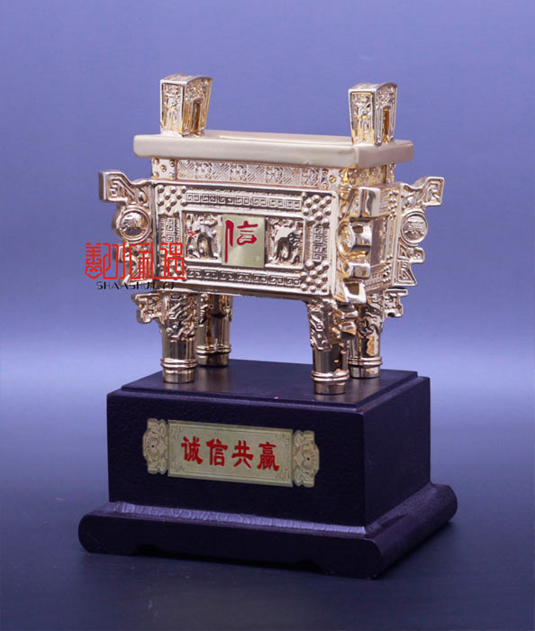 诚信金鼎纪念品摆件为何会成为企业的炙手可热的精品。