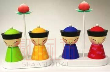 看如何开发特色旅游纪念品。